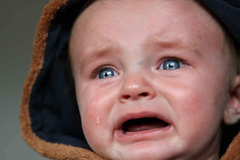 איך להרגיע תינוק בוכה